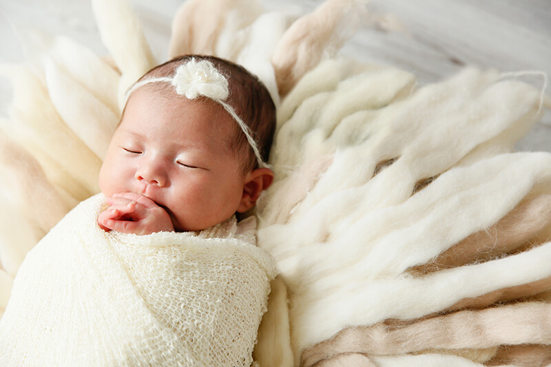 ニューボーンフォトはいつまでに撮る 新生児の記念写真の撮り方 こども写真館プレシュスタジオ